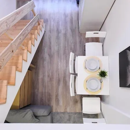 아파트 1 Bedroom Flat In Nyar Str., Downtown *