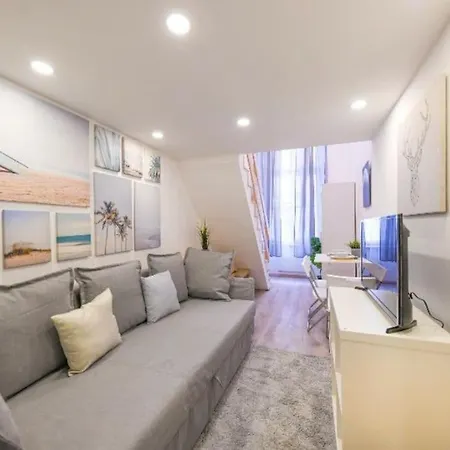 1 Bedroom Flat In Nyar Str., Downtown Apartmán