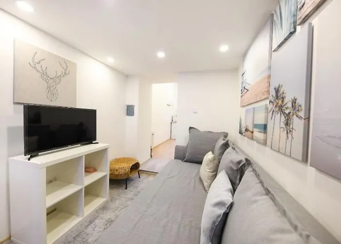 Apartmán 1 Bedroom Flat In Nyar Str., Downtown