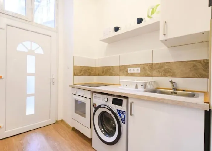 1 Bedroom Flat In Nyar Str., Downtown * Budapesta