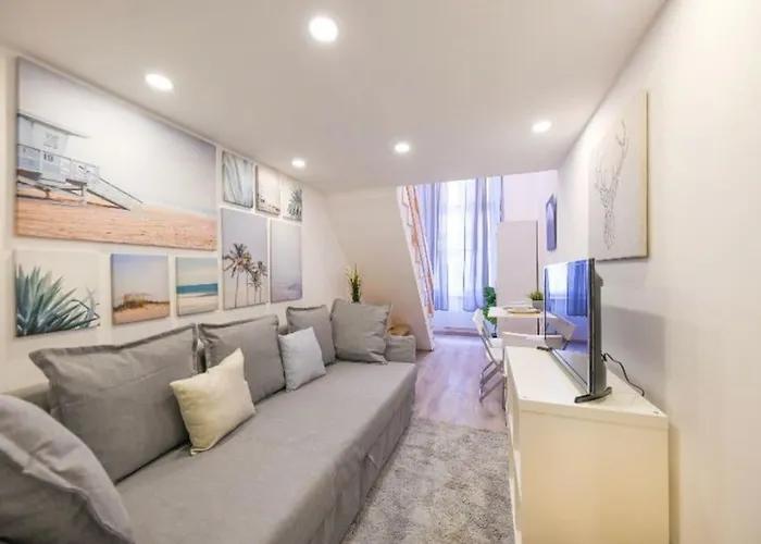 1 Bedroom Flat In Nyar Str., Downtown Apartament