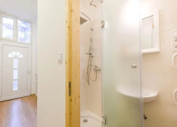 Lägenhet 1 Bedroom Flat In Nyar Str., Downtown *